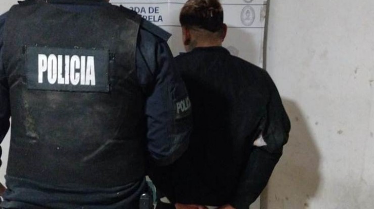 Golpeó a su pareja en la cara, fue aprehendido